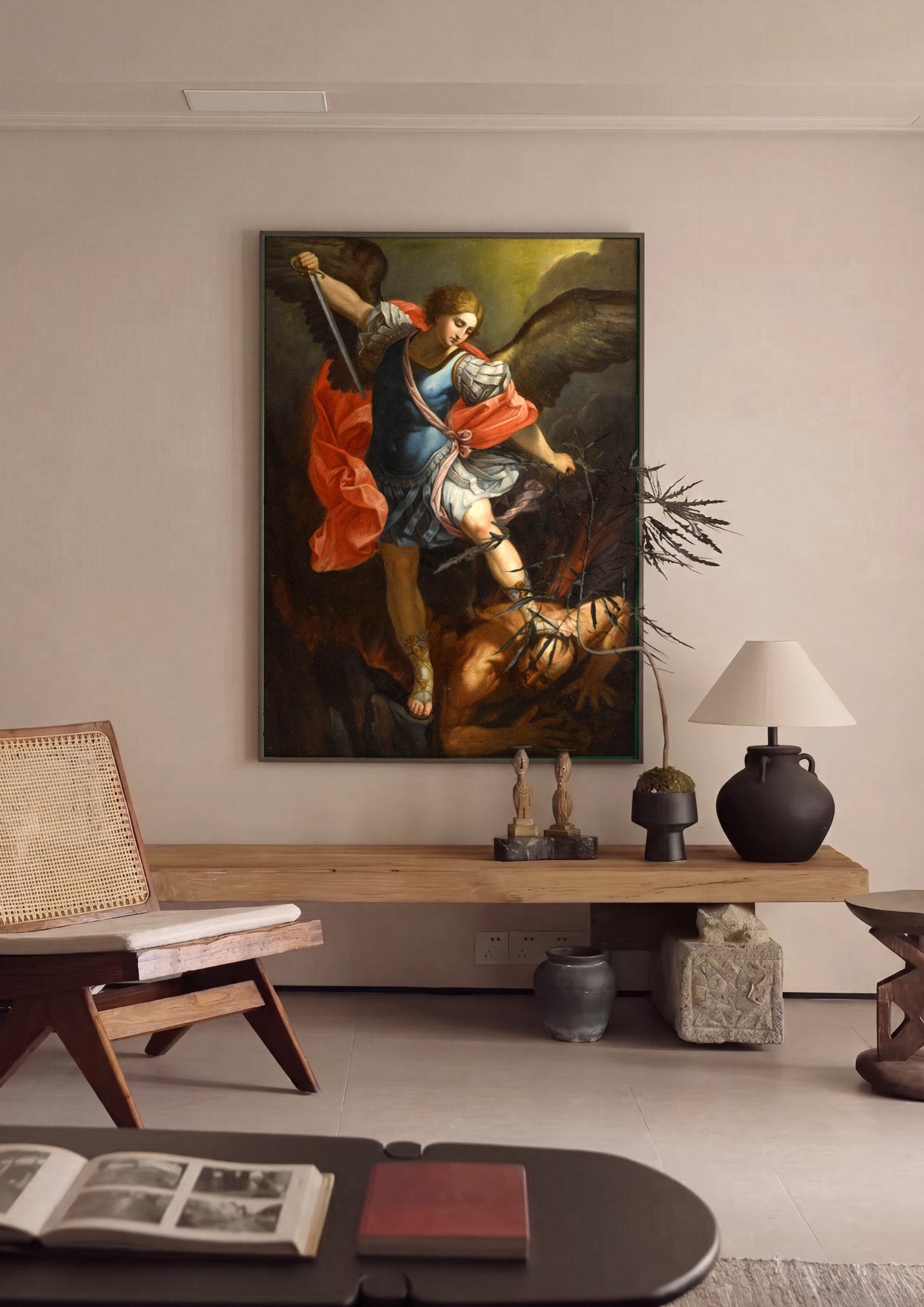 Quadro Decorativo Arcanjo Miguel Derrotando o Diabo - Guido Reni em ambiente decorado