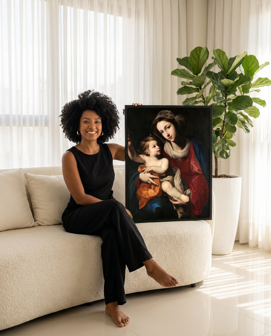 Quadro Decorativo Madonna col Bambino - Massimo Stanzione | modelo apresentando o quadro emoldurado