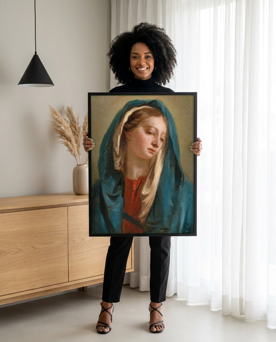 Quadro Decorativo A Virgem Dolorosa - Tiepolo | modelo apresentando o quadro emoldurado