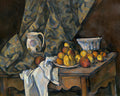 Quadro decorativo de Paul Cézanne, Natureza-morta com Maçãs e Pêras, mostrando uma mesa com frutas como maçãs e peras, um jarro e um tecido drapeado, em estilo Pós-Impressionista.