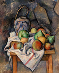 Uma natureza-morta de Paul Cézanne, apresentando um cesto de frutas variadas como maçãs, peras e mangas, dispostas sobre um tecido branco em uma mesa rústica. Há uma jarra e uma garrafa ao fundo, com cores terrosas e pinceladas visíveis, criando profundidade e volume.