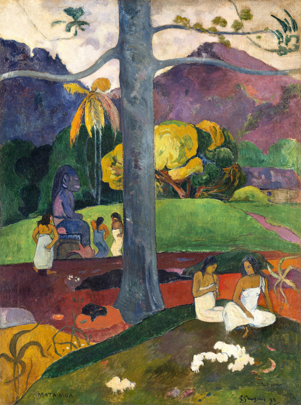 Quadro decorativo "Mata Mua" de Paul Gauguin, com figuras femininas tahitianas e uma divindade em uma paisagem tropical exuberante, com cores vibrantes e um grande tronco de árvore no centro. A obra possui a assinatura do artista no canto inferior direito.