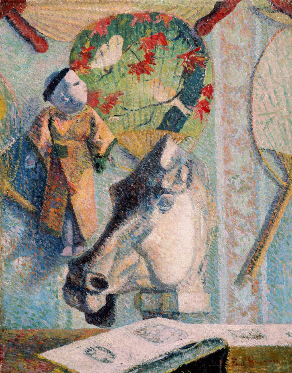 Quadro decorativo 'Natureza-morta com Objetos Japoneses' de Paul Gauguin, mostrando uma boneca japonesa, leques e uma cabeça de cavalo sobre uma mesa.