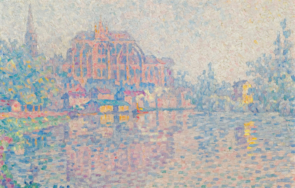 Quadro decorativo com paisagem urbana estilo pontilhista, mostrando uma catedral rosada e azulada ao fundo com árvores e edifícios menores na margem de um rio cujas águas refletem as cores do céu e da paisagem, em tons pastel de azul, rosa, verde e amarelo.