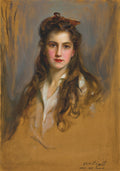 Retrato de uma jovem com cabelos longos e castanhos, vestindo uma blusa branca. A pintura de Philip Alexius de László tem um fundo em tons de cinza e ocre, com pinceladas soltas. A jovem tem bochechas rosadas e lábios vermelhos, com um laço marrom nos cabelos. A assinatura do artista e a data 'LONDON. 1915.' estão no canto inferior direito.