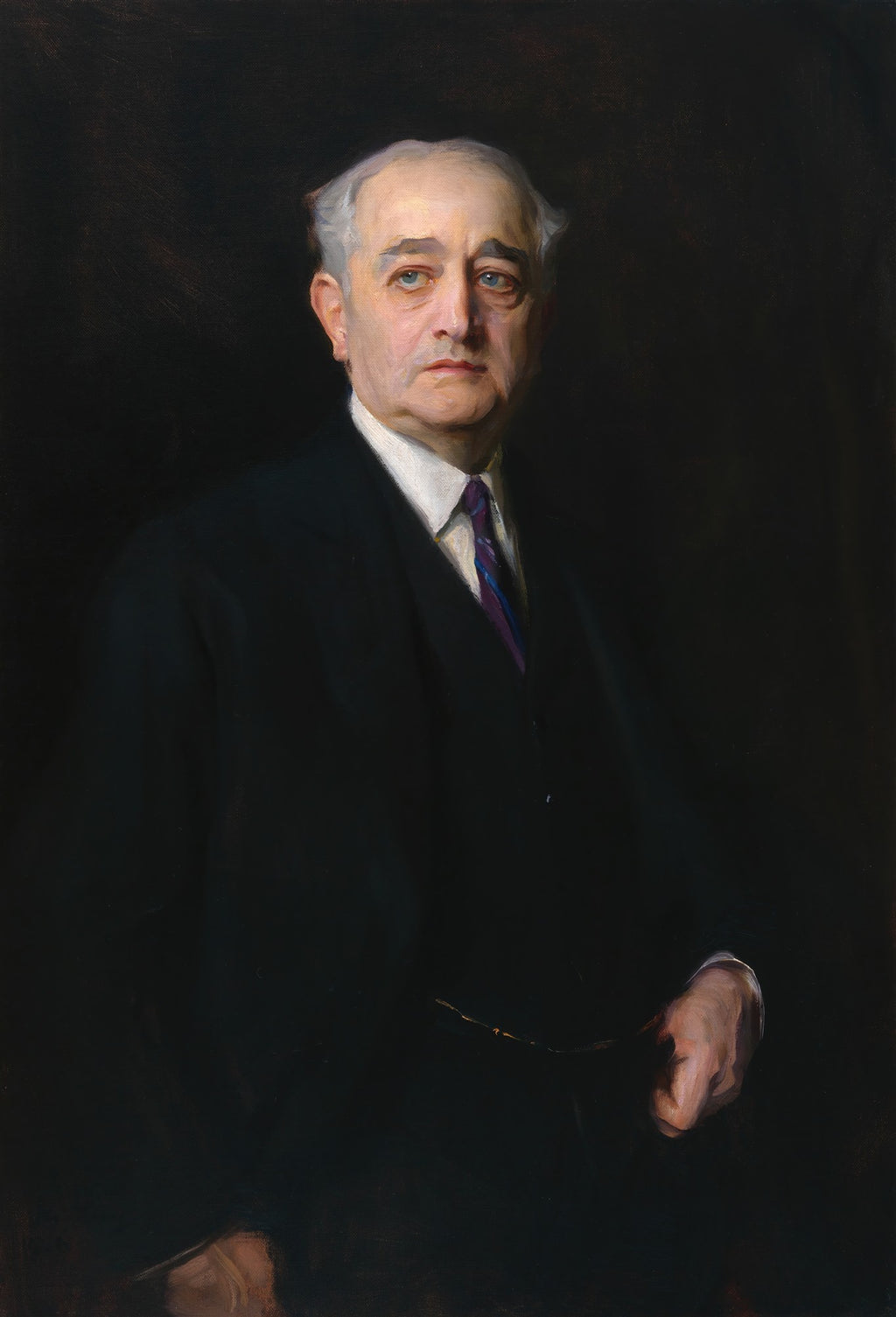 Retrato a óleo de um homem de meia-idade, com cabelos brancos e terno escuro, em fundo preto, pintado por Philip Alexius de László.