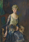 Retrato de mulher elegante com cabelos loiros e pérolas, segurando um cachorro pequinês no colo, em estilo clássico de Philip de László.