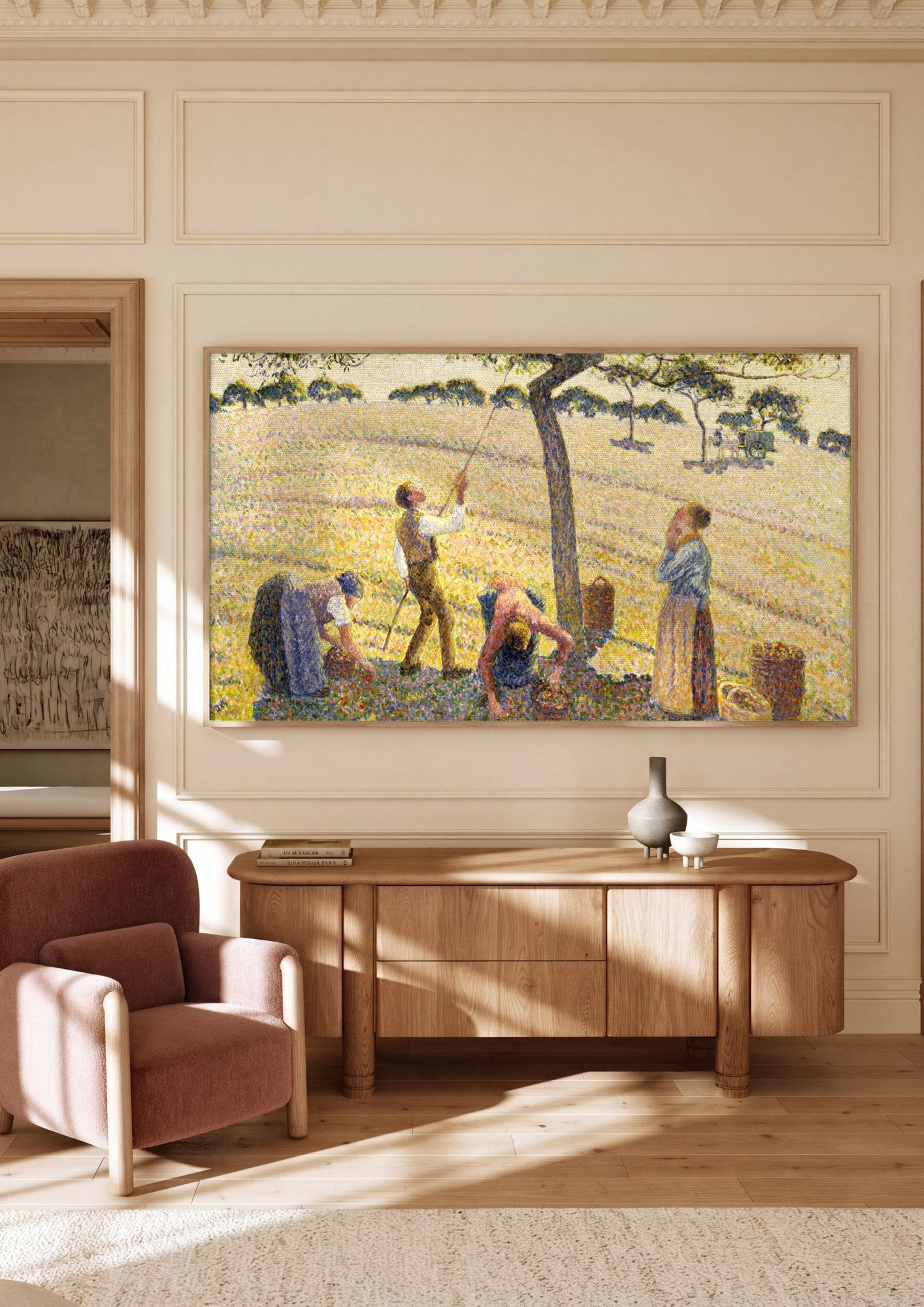 Quadro Decorativo A Colheita de Maçãs - Pissarro em ambiente decorado