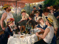 Quadro decorativo colorido de Pierre-Auguste Renoir, 'O Almoço dos Barqueiros', retratando um grupo de amigos almoçando e conversando em um terraço ensolarado à beira de um rio, com garrafas de vinho e frutas na mesa, luz solar filtrada por um toldo listrado