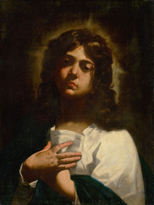 Pintura a óleo de São João Batista jovem atribuída a Caravaggio, com cabelos castanhos ondulados, expressão introspectiva, e a mão direita sobre o peito, em um fundo escuro com iluminação dramática.