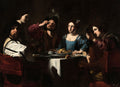 Quadro decorativo "A Ceia de Emaús" de Caravaggio, representando uma cena bíblica com quatro figuras em uma mesa, iluminadas por forte contraste de luz e sombra, com detalhes realistas e dramáticos da pintura barroca.