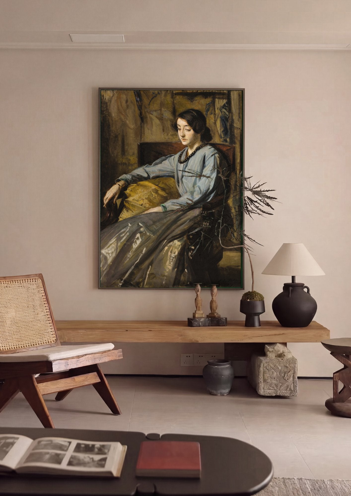 Quadro Decorativo 'A Jovem Senhora' - Jacques Émile Blanche em ambiente decorado