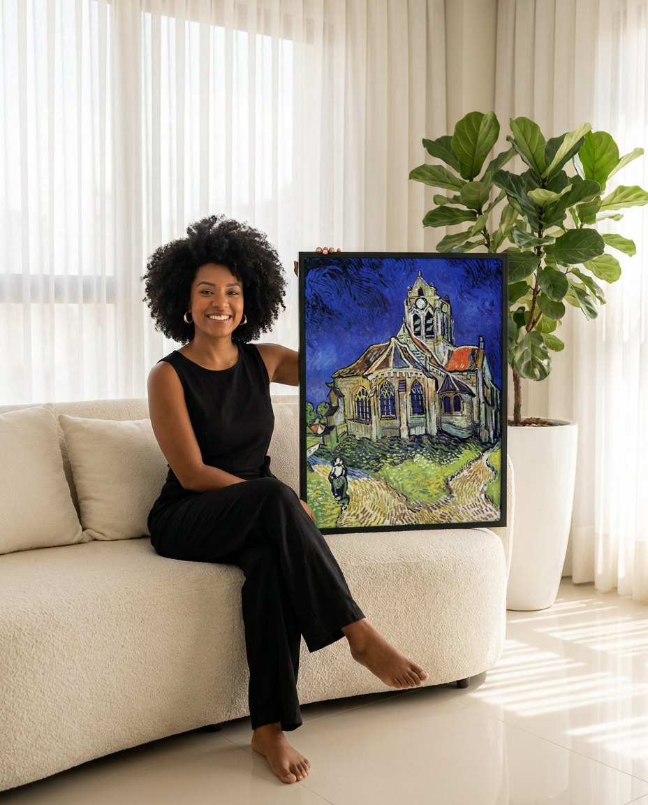 Quadro Decorativo A Igreja de Auvers-sur-Oise - Van Gogh | modelo apresentando o quadro emoldurado