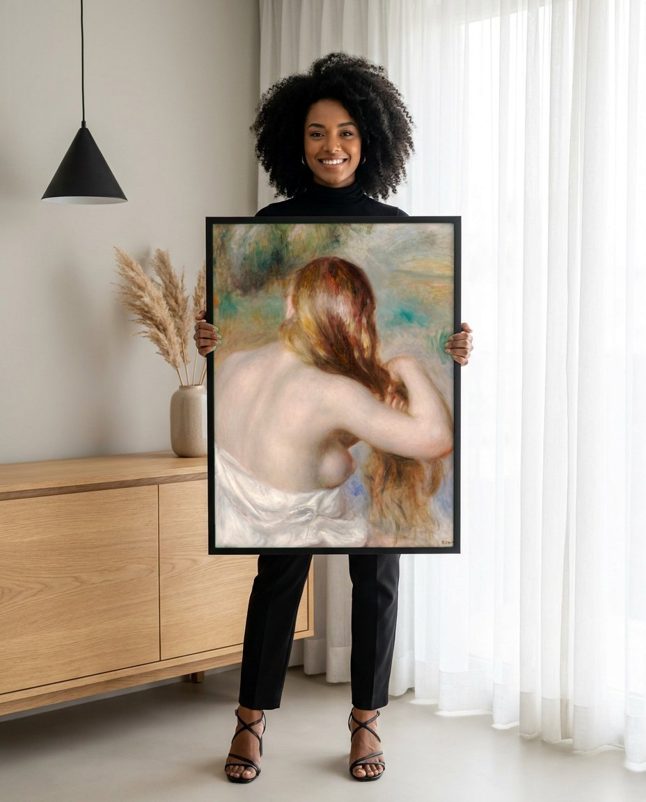 Quadro Decorativo A Penteadeira - Renoir | modelo apresentando o quadro emoldurado
