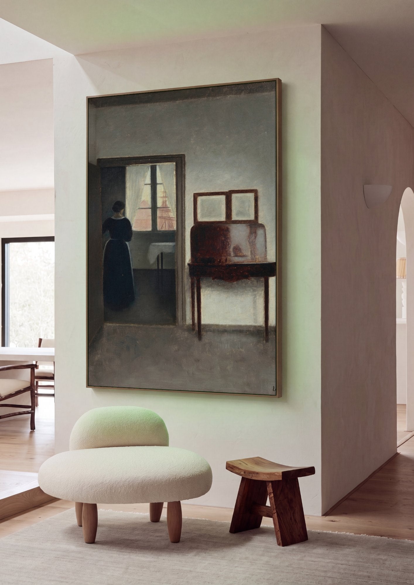 Quadro Decorativo Interior com Mulher e Veleiro - Hammershøi em ambiente decorado