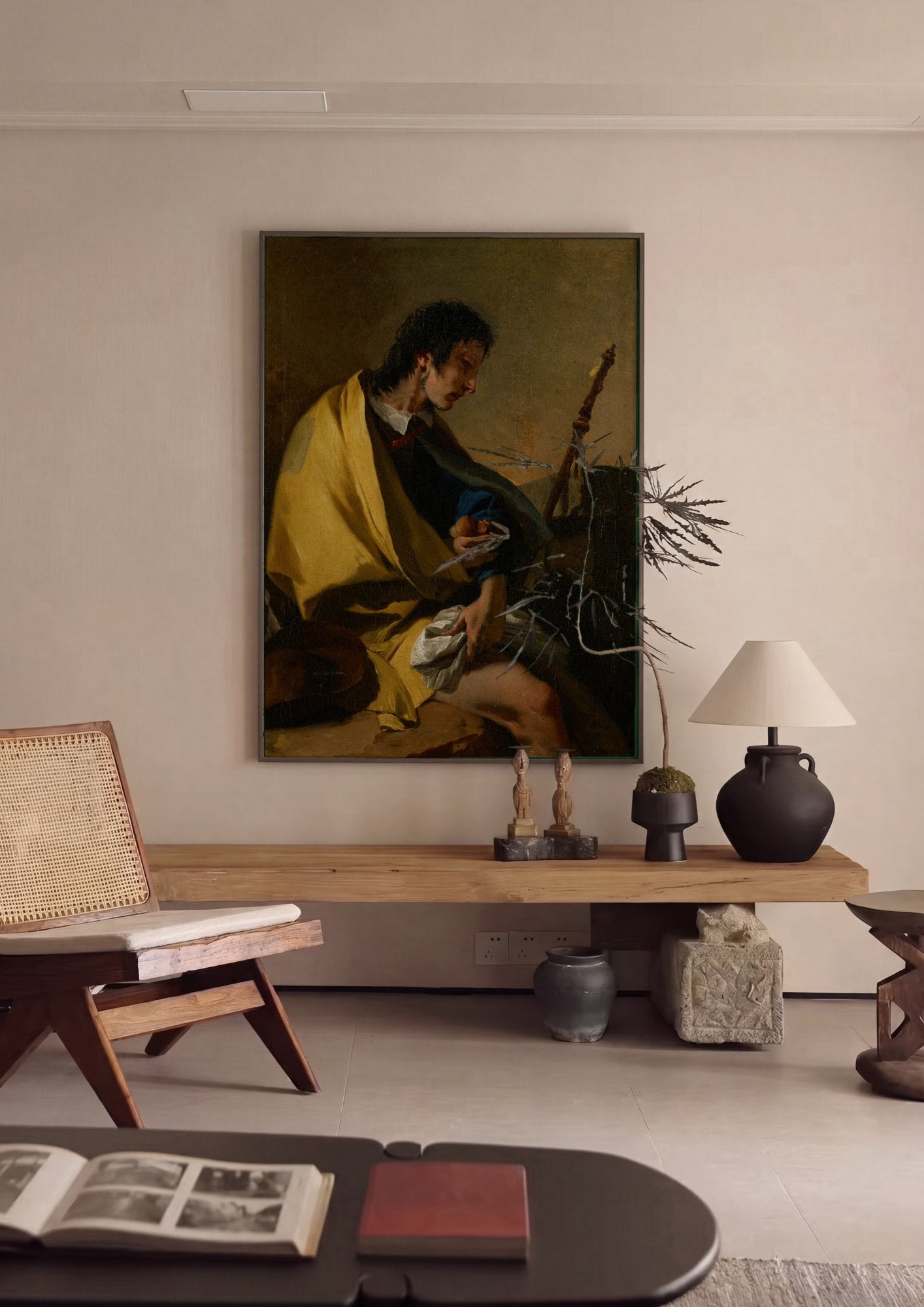 Quadro Decorativo Homem com Manto Amarelo - Tiepolo em ambiente decorado