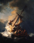 Quadro decorativo mostrando a pintura 'A Tempestade no Mar da Galileia' de Rembrandt, com um barco de pescadores em meio a uma tempestade violenta no mar, ondas gigantescas e céu escuro. A luz ilumina o centro da embarcação e os personagens.