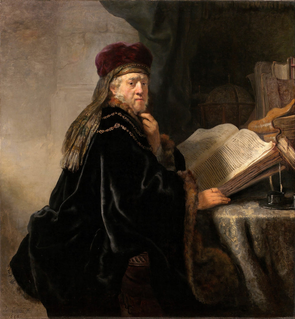 Retrato de um homem idoso com chapéu e manto escuros, lendo um livro em uma mesa, iluminado por uma luz dramática, em estilo barroco de Rembrandt.