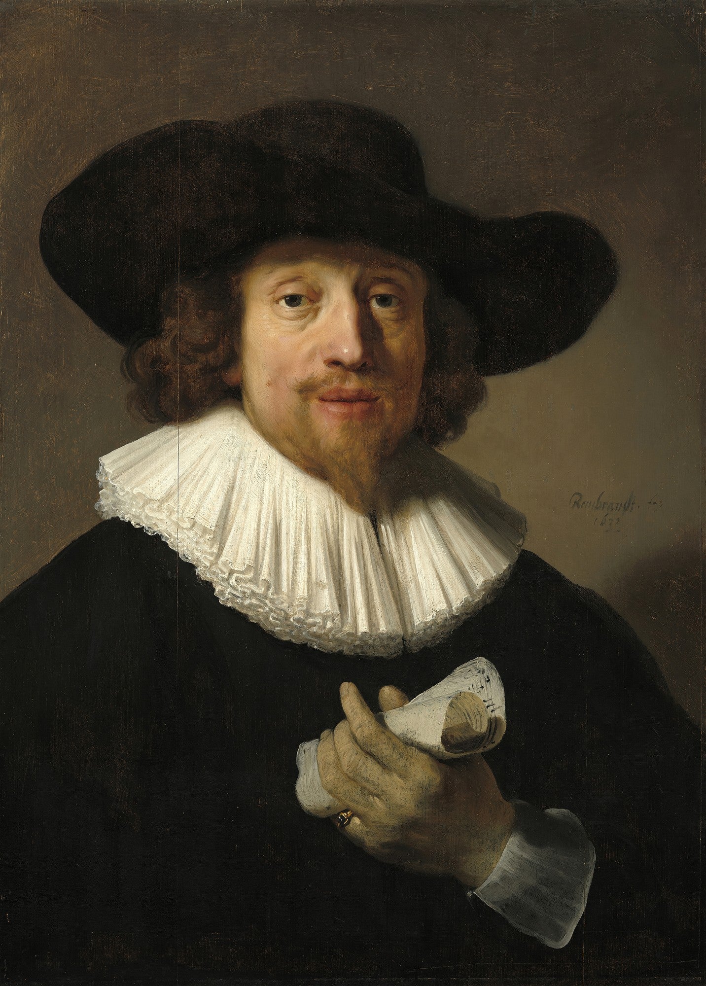 Retrato de Maurits Huygens por Rembrandt, um homem de meia-idade com chapéu preto, colarinho branco plissado e barba, segurando um papel enrolado, em fundo escuro.