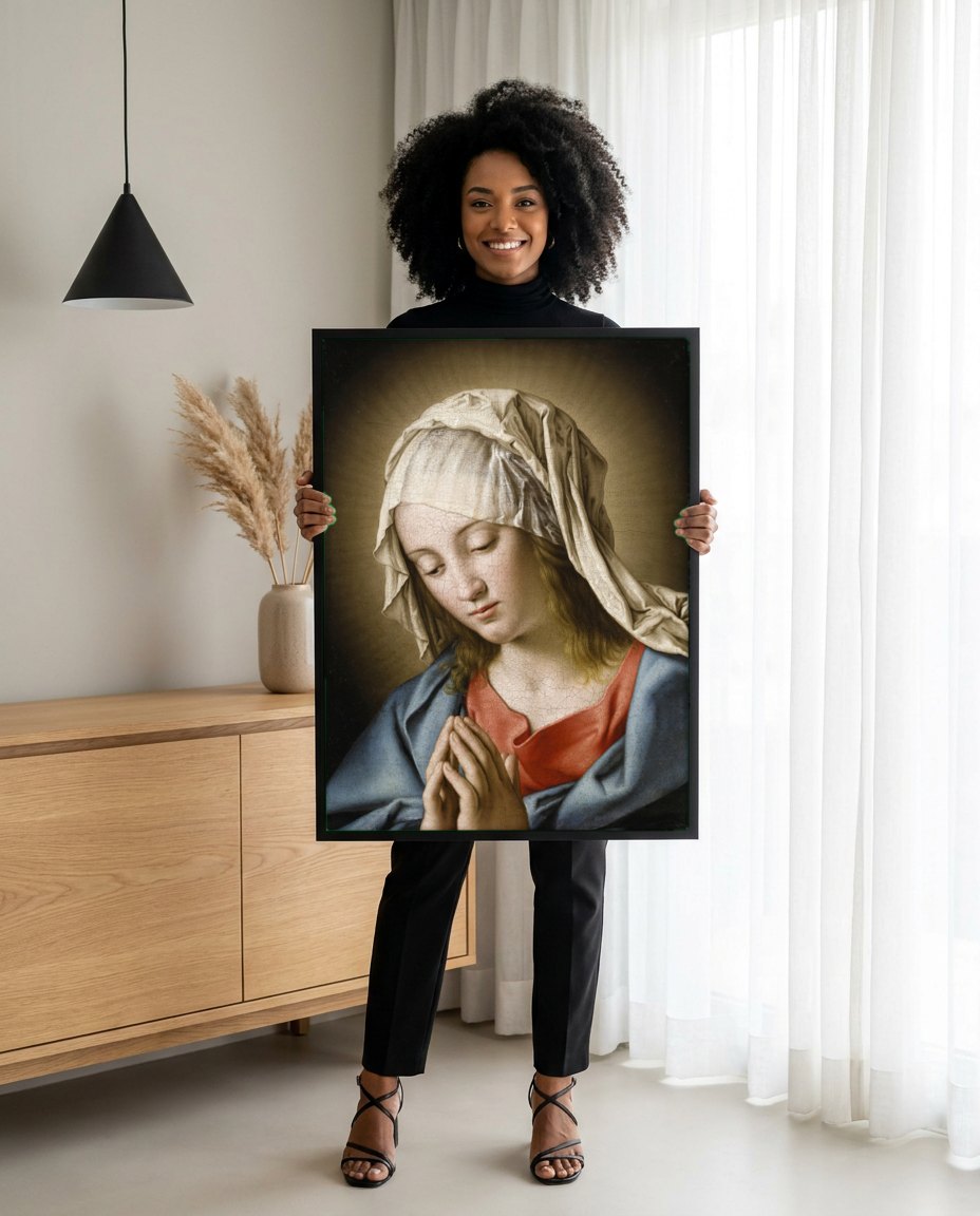 Quadro Decorativo A Virgem em Oração - Sassoferrato | modelo apresentando o quadro emoldurado