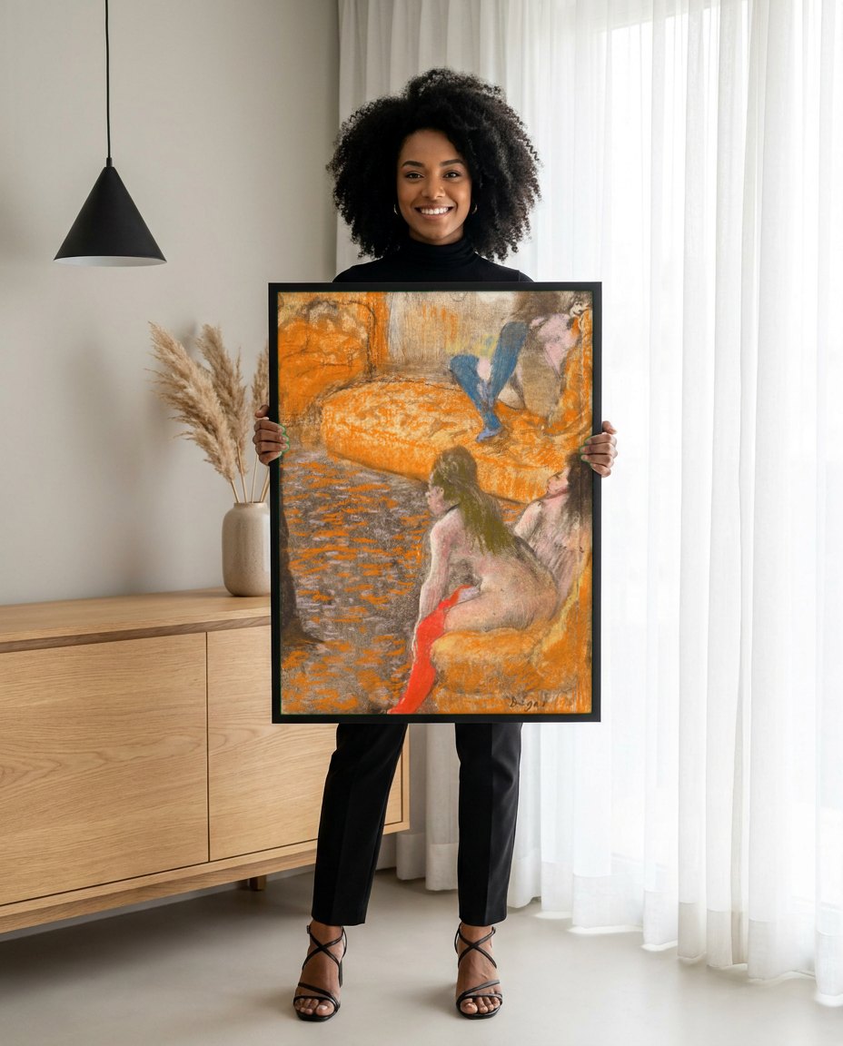Quadro Decorativo Nudes Femininos - Degas | modelo apresentando o quadro emoldurado