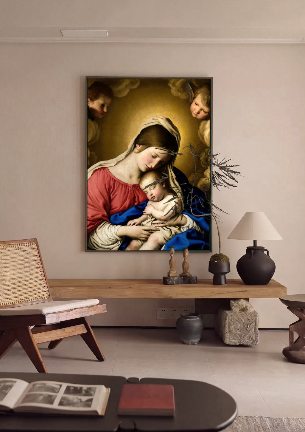 Quadro Decorativo A Virgem e o Menino - Sassoferrato em ambiente decorado