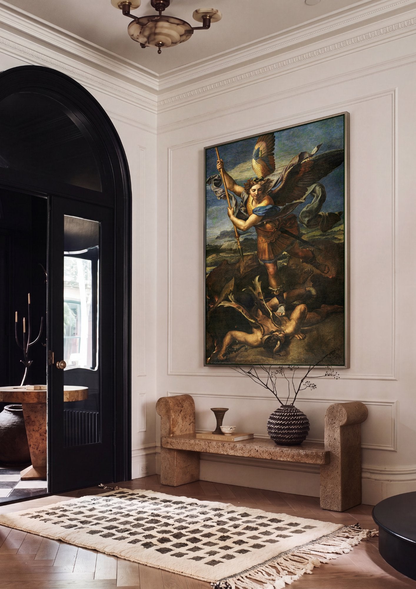Quadro Decorativo São Miguel Vencendo Satã - Rafael em ambiente decorado