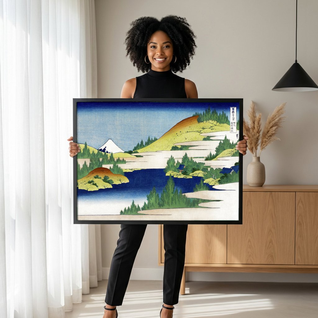 Quadro Decorativo Lago Hakone - Hokusai com modelo em ambiente
