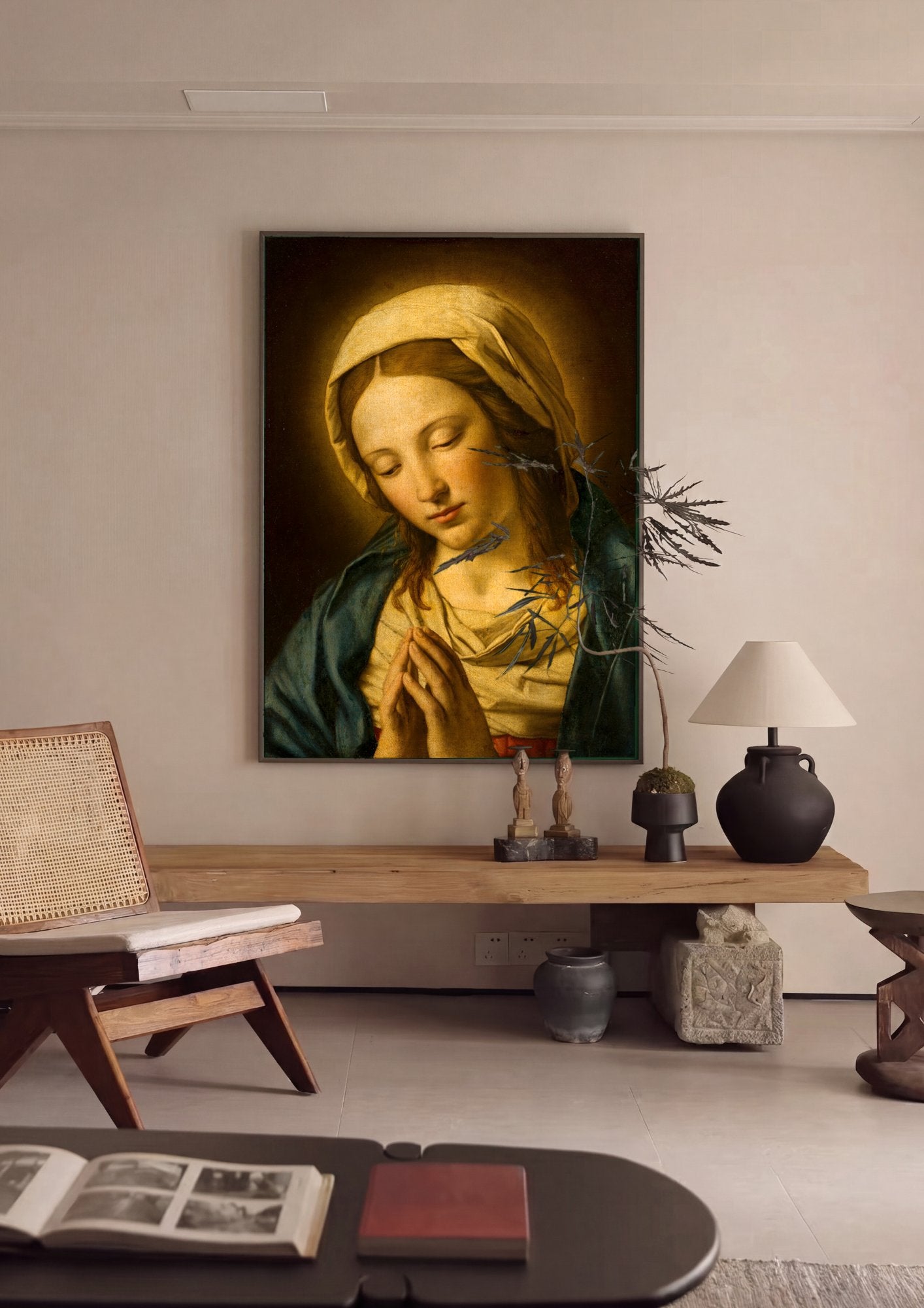 Quadro Decorativo A Virgem em Oração - Sassoferrato em ambiente decorado