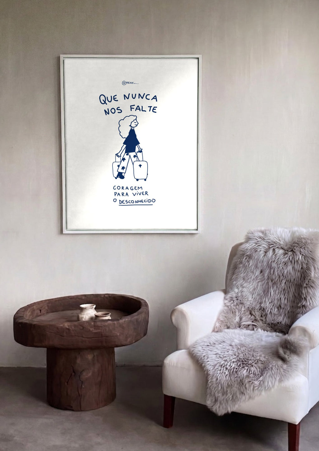Quadro Decorativo 'Que Nunca Nos Falte Coragem' - Viajante - Priscila Maciel em ambiente decorado