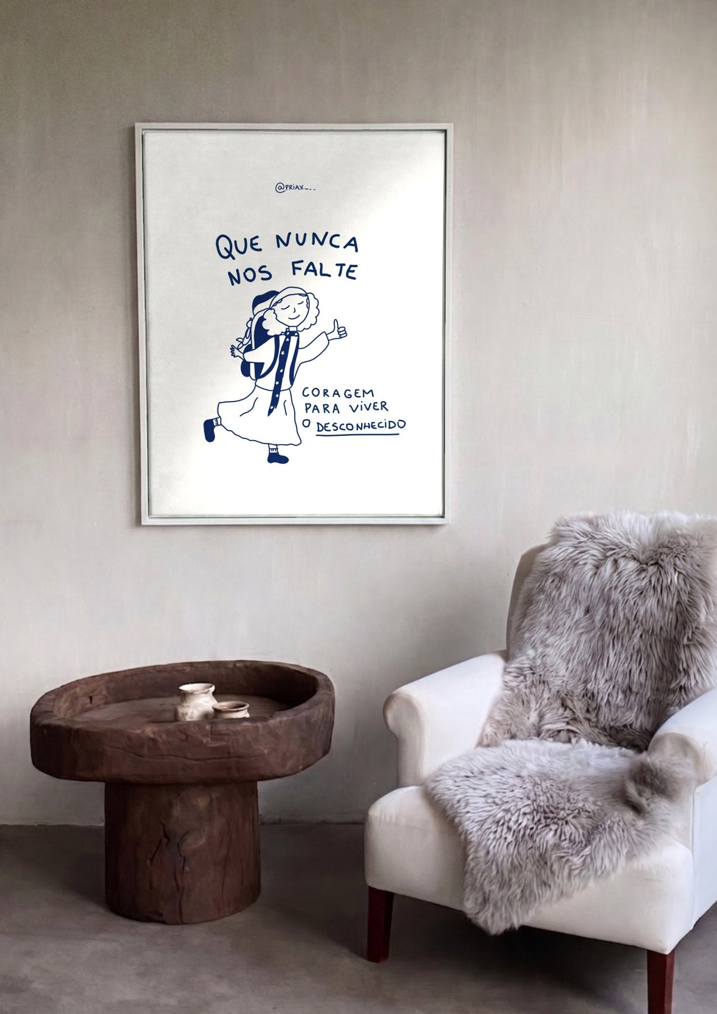Quadro Decorativo 'Que Nunca Nos Falte Coragem' - Peregrina - Priscila Maciel em ambiente decorado