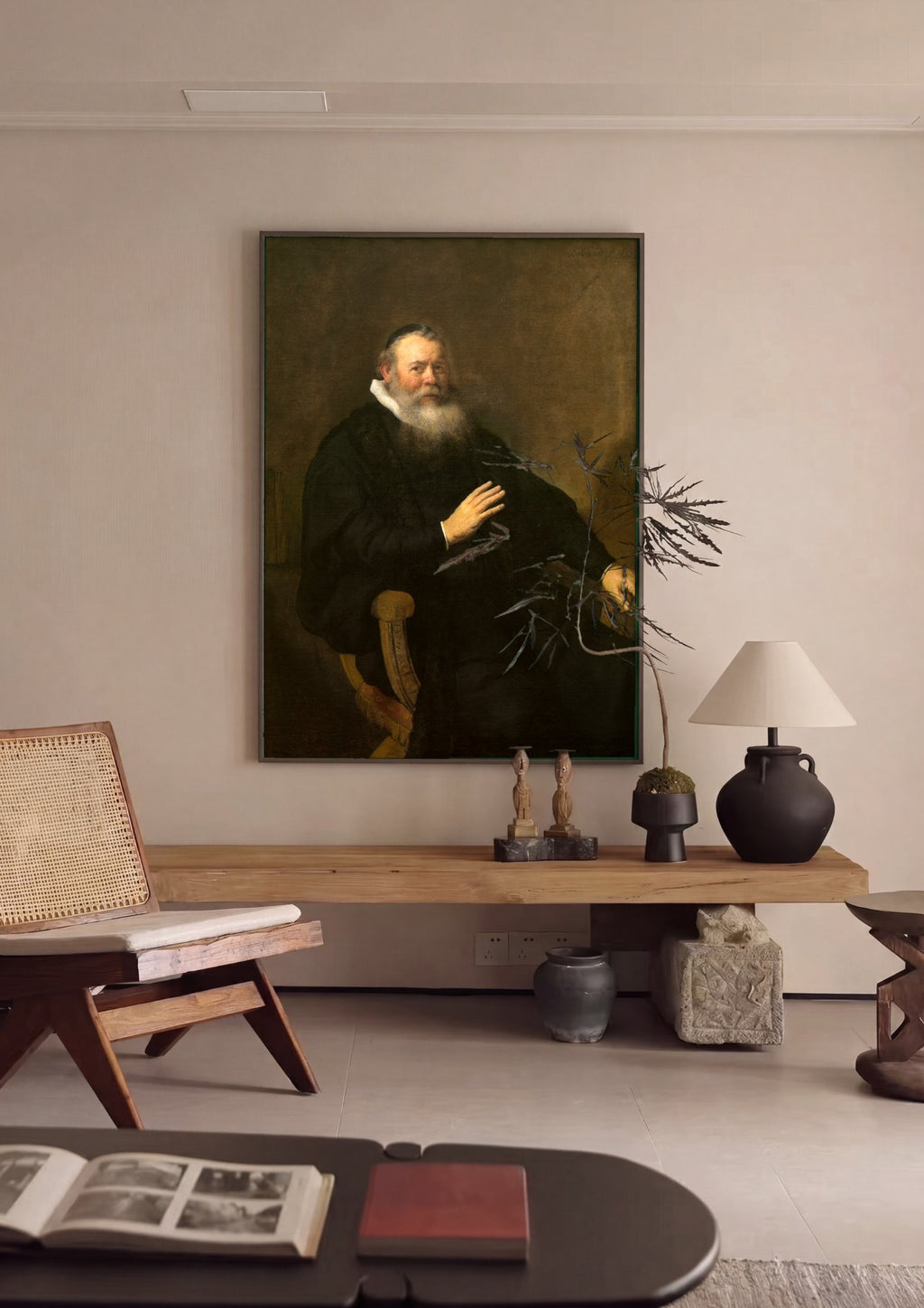 Quadro Decorativo Retrato de um Homem Sentado - Rembrandt em ambiente decorado