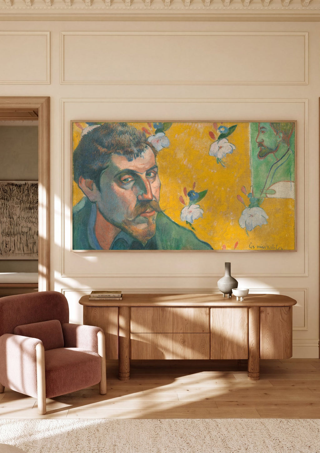 Quadro Decorativo Autorretrato 'Les Misérables' - Gauguin em ambiente decorado