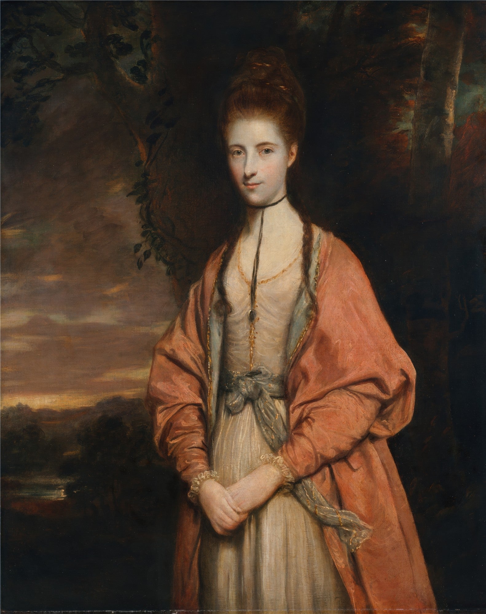 Retrato clássico de uma mulher jovem de cabelo castanho em um coque alto, vestindo um vestido claro e um casaco alaranjado, com paisagem escura ao fundo. Atribuído a Sir Joshua Reynolds.