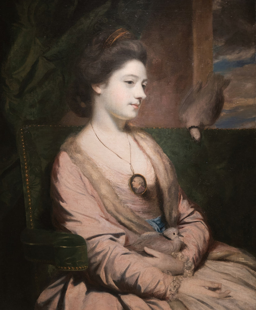 Retrato de uma jovem senhora em tons pastéis de Sir Joshua Reynolds, sentada e segurando uma pomba, com outra pomba ao fundo, em um estilo clássico e elegante.