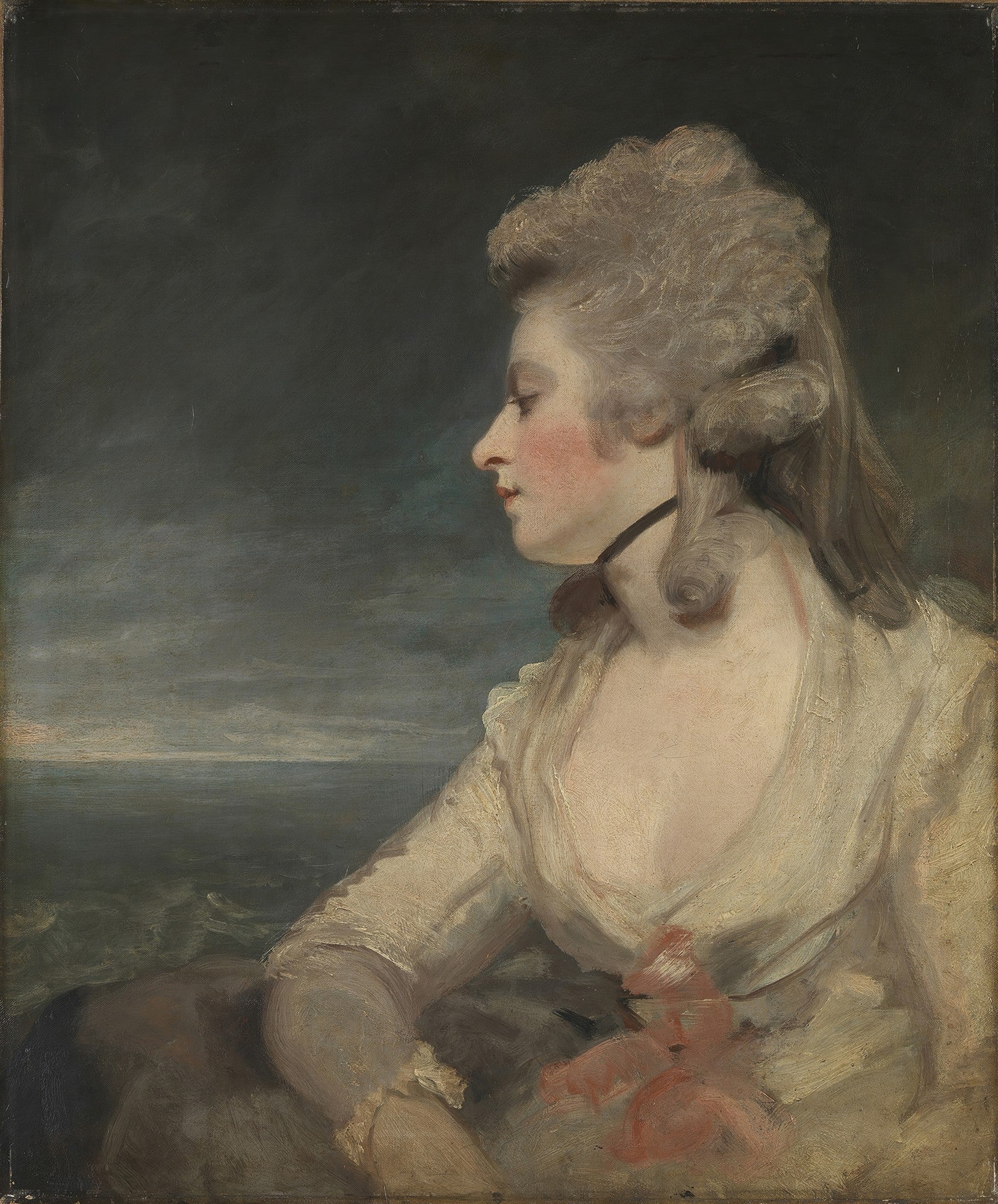 Retrato de perfil de uma mulher jovem, de autoria de Sir Joshua Reynolds, com cabelo volumoso e um colar preto, contra um fundo de mar agitado e céu nublado.