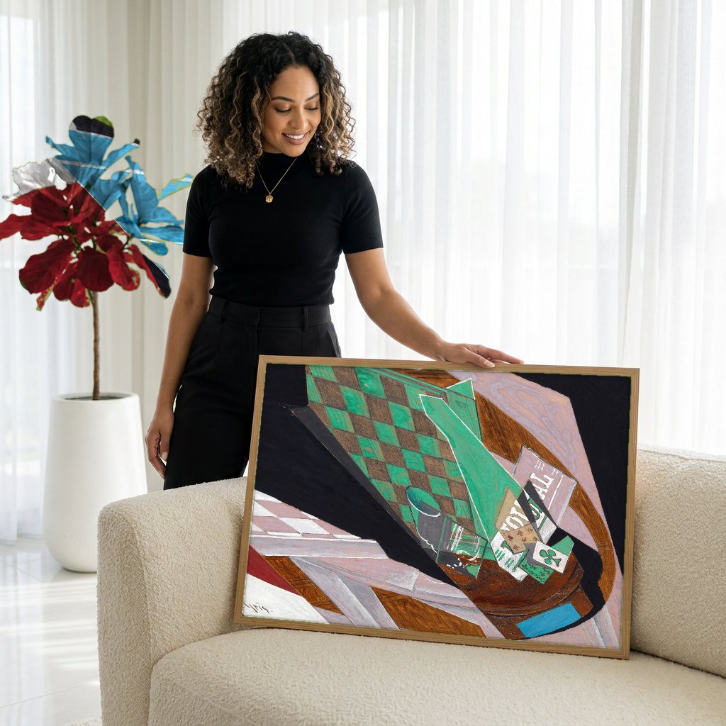 Quadro Decorativo Natureza Morta com Tabuleiro de Xadrez - Juan Gris com modelo em ambiente