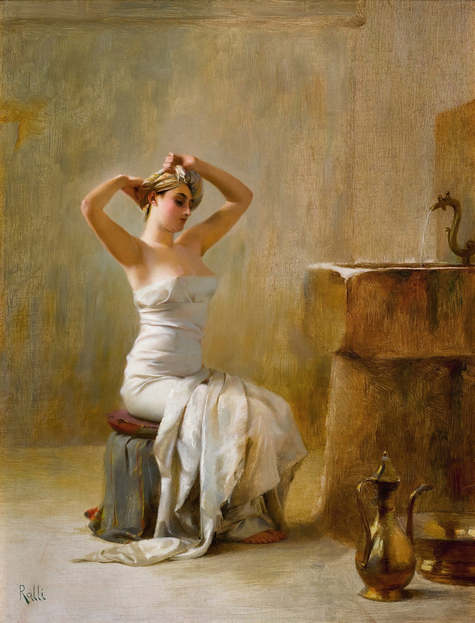 Pintura a óleo de Theodoros Ralli, 'A Mulher no Banho', retratando uma mulher de perfil, sentada, com toalha na cabeça e vestindo uma túnica branca, em um ambiente de banho oriental.