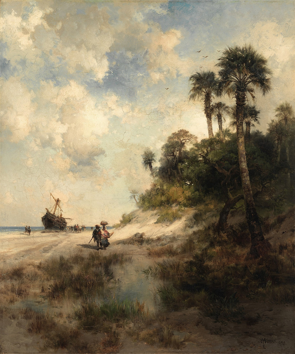 Quadro decorativo mostrando uma praia tropical com palmeiras altas à direita e um barco naufragado na areia à esquerda. O céu é preenchido por nuvens dramáticas e a paisagem exibe vegetação rasteira em primeiro plano. Obra do artista Thomas Moran.