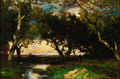Quadro decorativo paisagem com pântano e árvores densas ao entardecer, com uma figura caminhando em um caminho de terra. Atribuído a Thomas Moran.