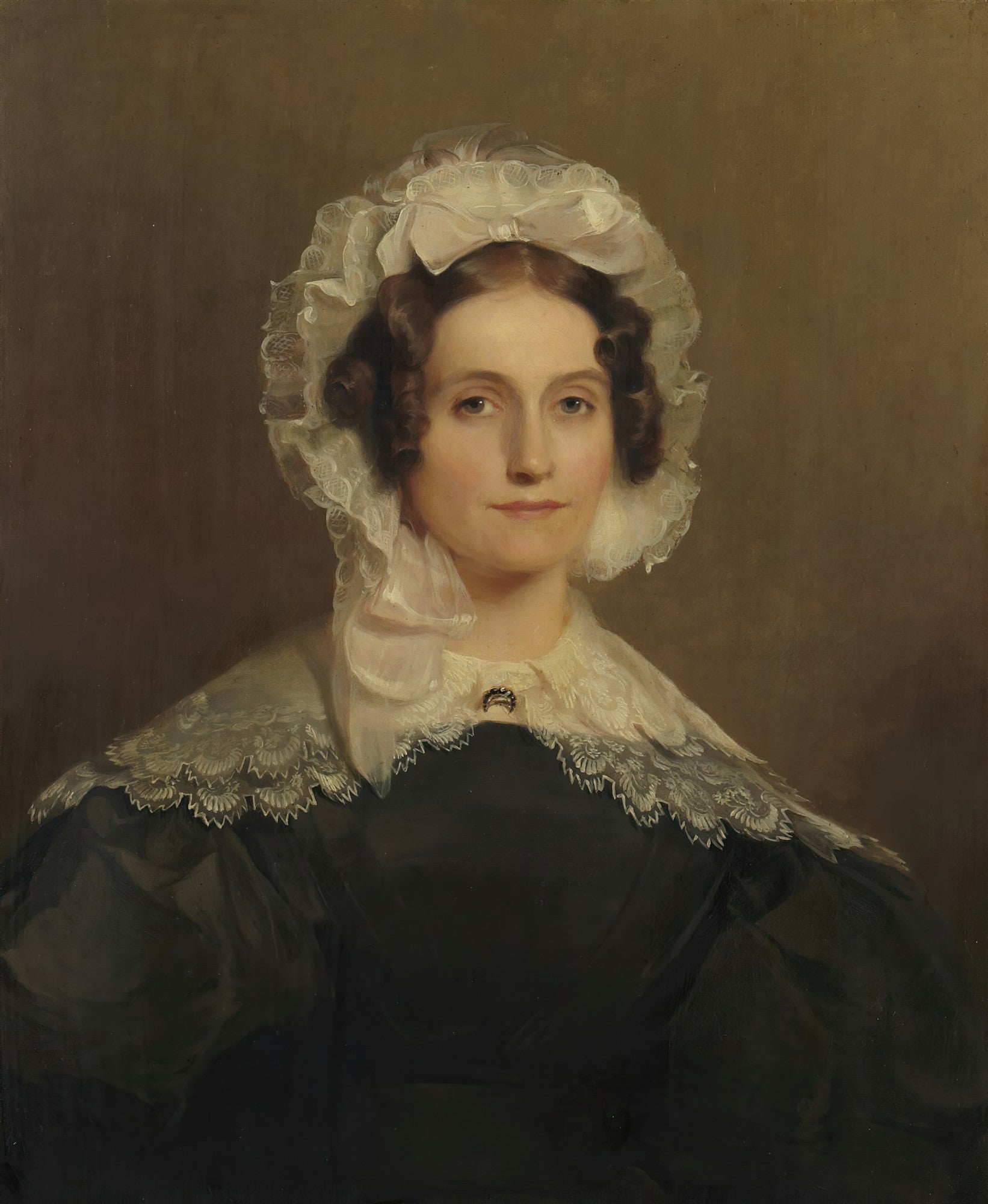 Retrato de uma mulher com gorro de renda branca e vestido escuro, em estilo clássico, atribuído a Thomas Sully.