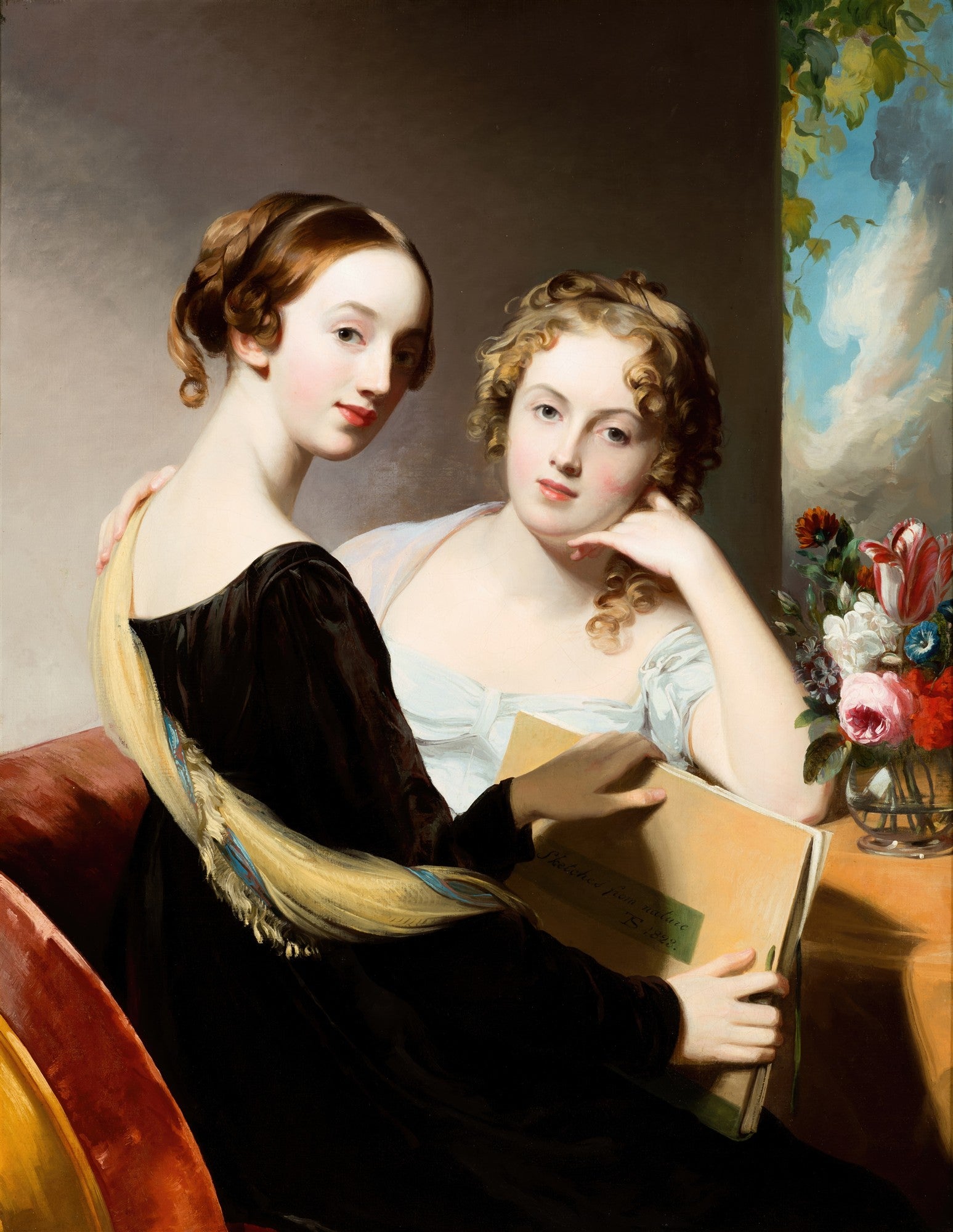 Retrato de duas jovens mulheres, uma com vestido preto e outra com vestido branco, em um ambiente clássico. A mulher de preto, com cabelo castanho escuro e coque, olha para o observador. A mulher de branco, com cabelo loiro encaracolado, inclina a cabeça sobre a mão e segura um livro de música. Ao fundo, um vaso de flores e um vislumbre de céu azul.