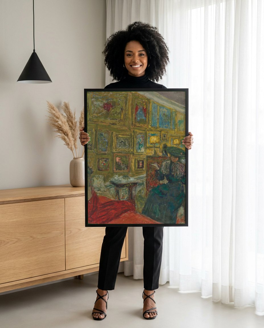Quadro Decorativo A Conversa Íntima - Édouard Vuillard | modelo apresentando o quadro emoldurado