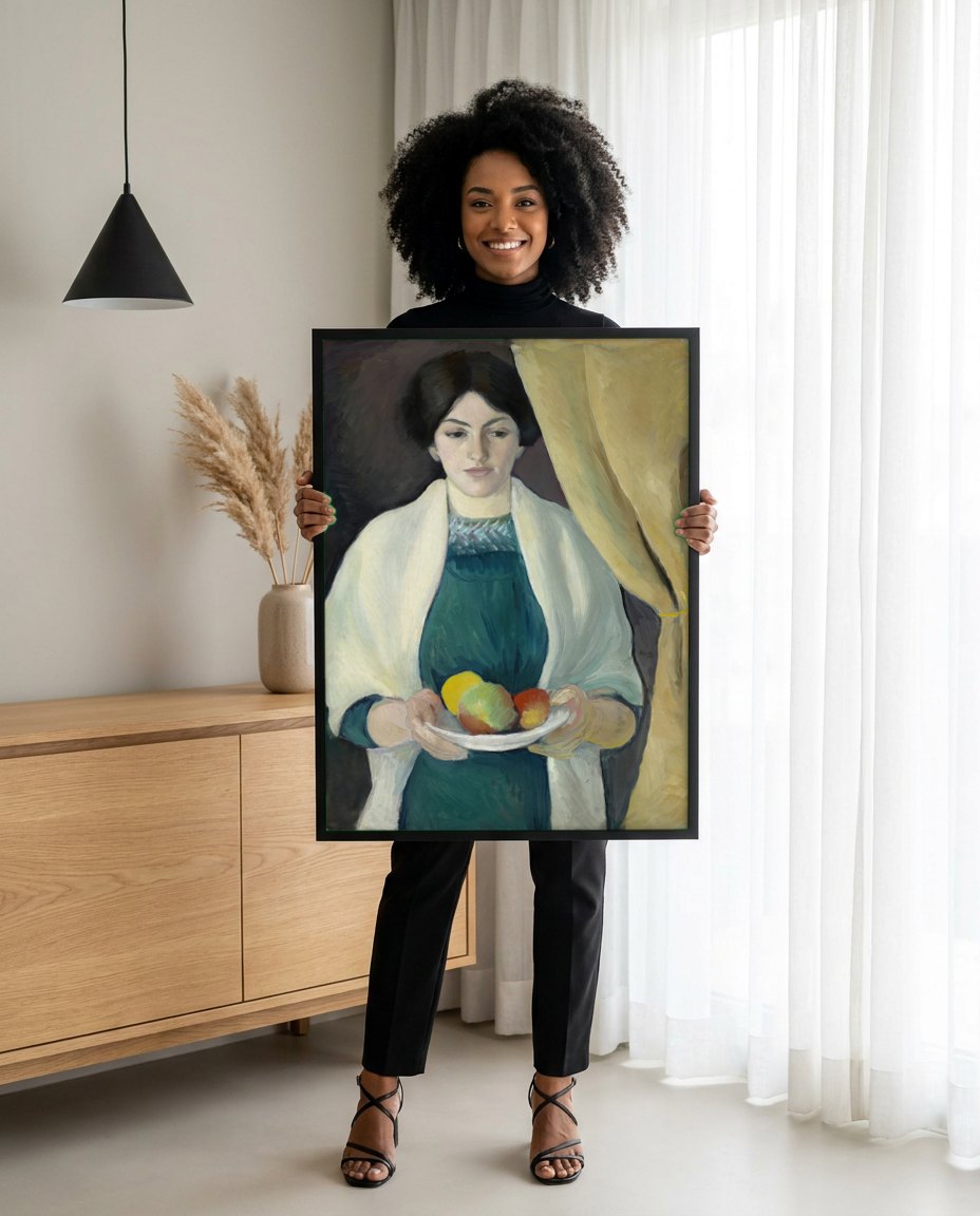 Quadro Decorativo A Mulher com Frutas - August Macke | modelo apresentando o quadro emoldurado