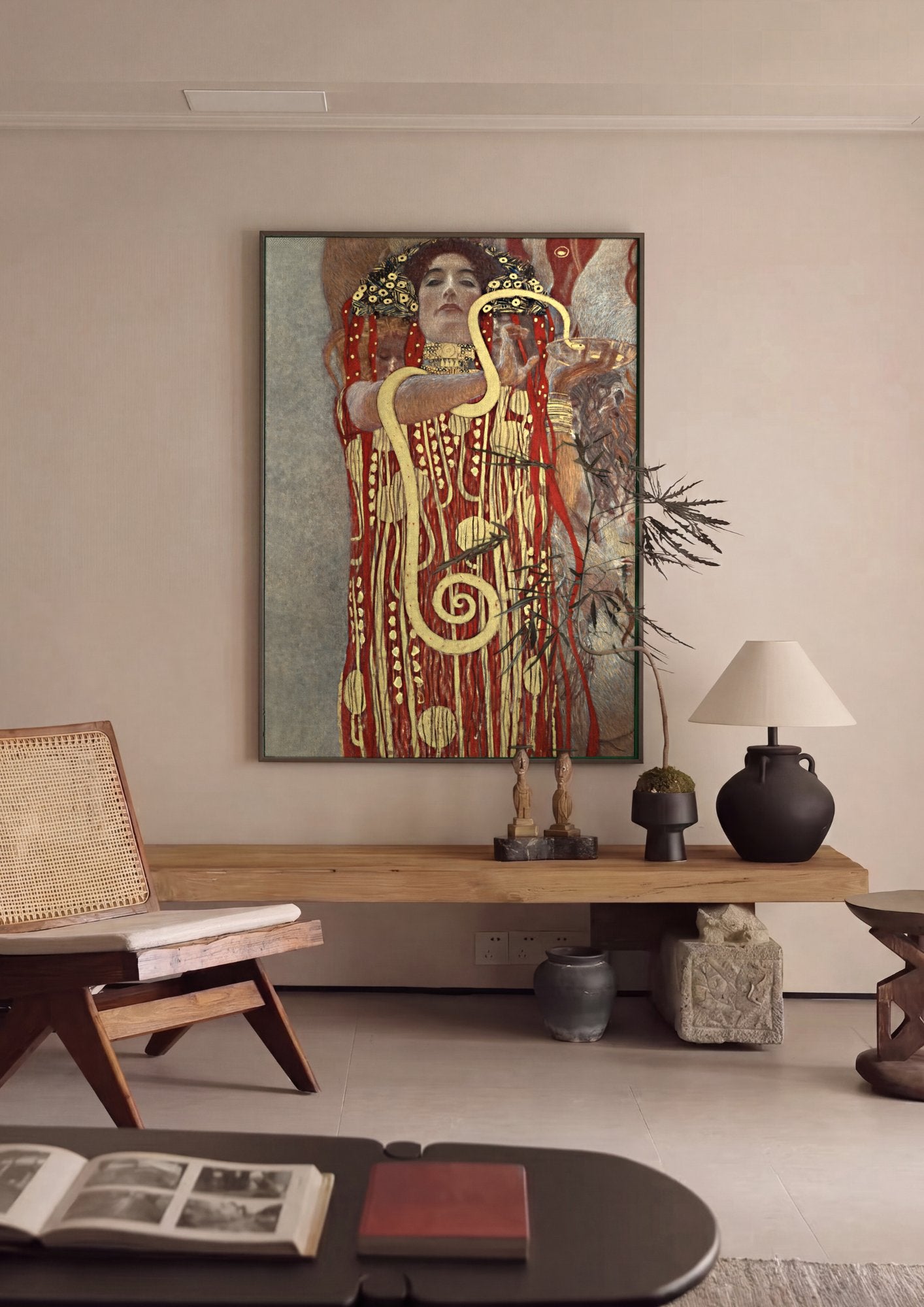 Quadro Decorativo 'Medicina' (Serpente) - Gustav Klimt em ambiente decorado