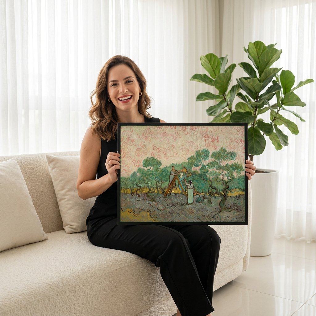 Quadro Decorativo A Colheita de Azeite - Van Gogh | modelo apresentando o quadro emoldurado