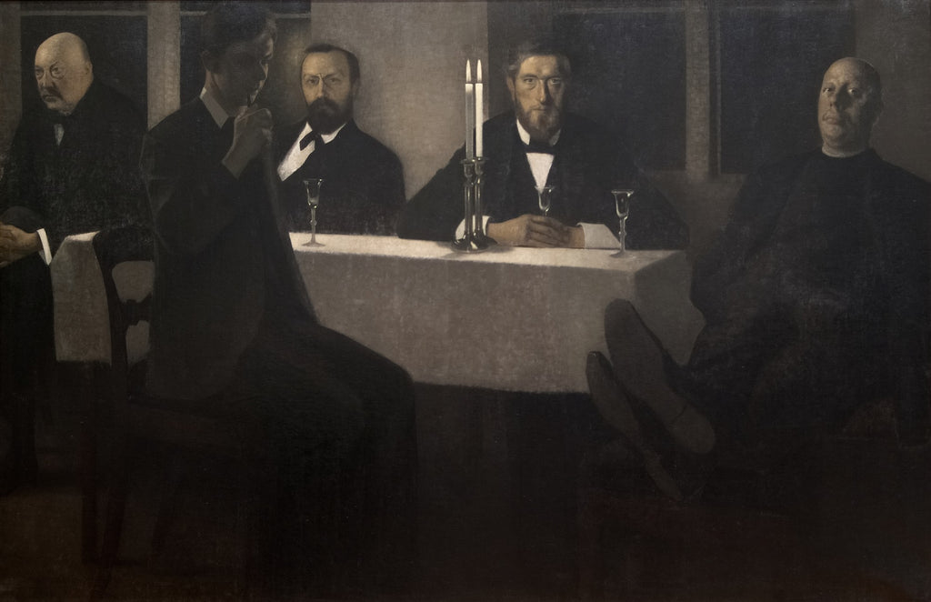 Quadro decorativo com a pintura 'A Grande Reunião' de Vilhelm Hammershøi, mostrando cinco homens em uma mesa escura, com luz suave iluminando alguns rostos e uma vela. Predominam tons de cinza e preto.