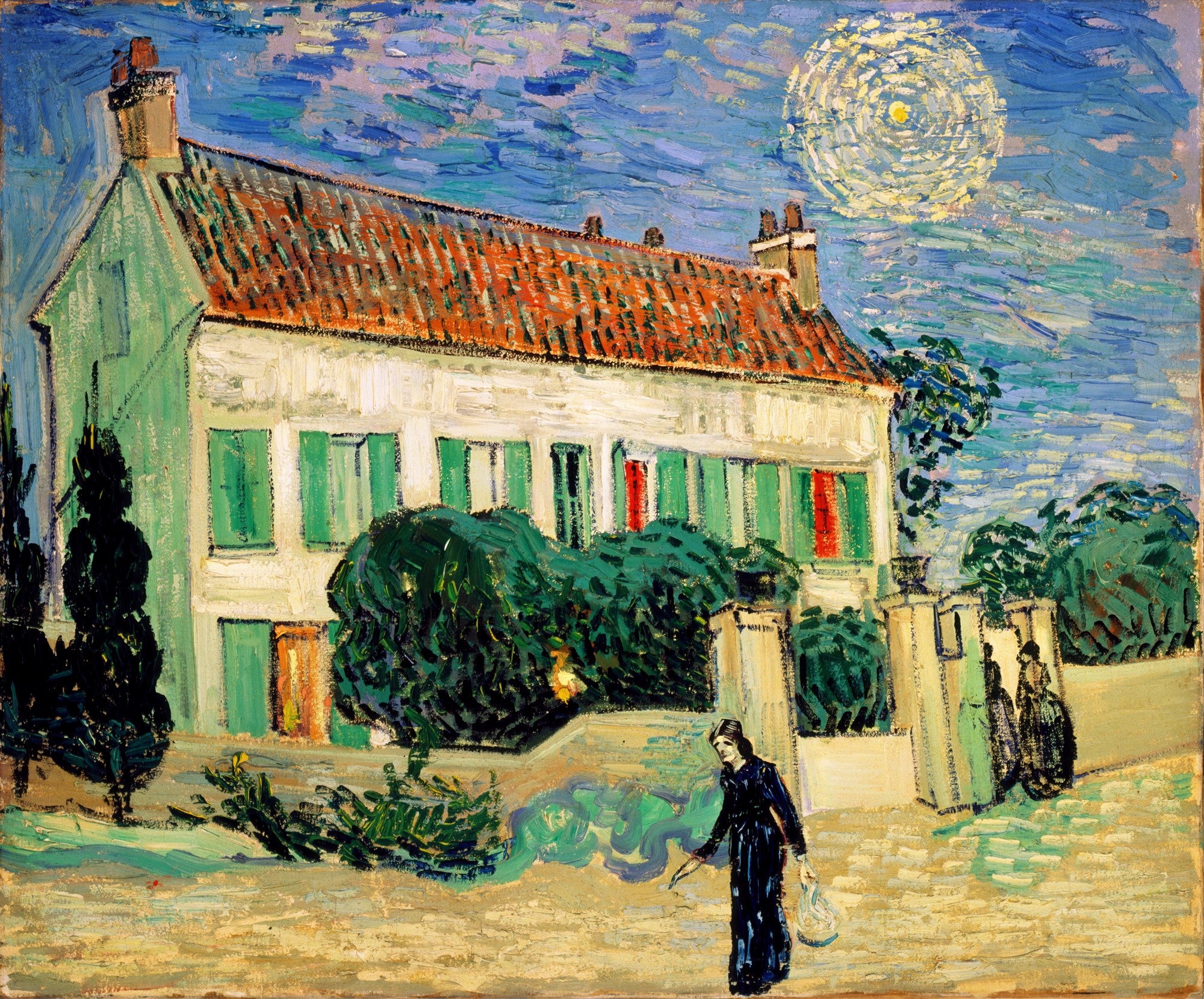 Quadro decorativo 'A Casa Amarela' de Vincent van Gogh, representando uma casa branca com telhado laranja e venezianas verdes sob um céu noturno azul com uma lua amarela e estrelas. Uma figura feminina caminha em primeiro plano.