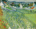 Quadro decorativo 'A Vinha Verde' de Vincent van Gogh, representando uma paisagem rural com vinhedos verdes em primeiro plano e casas com telhados coloridos em segundo plano, sob um céu claro.