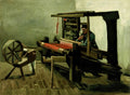 Quadro decorativo com a pintura 'O Tecelão' de Vincent van Gogh, mostrando um homem trabalhando em um tear com fios vermelhos em um ambiente de tons terrosos e esverdeados.